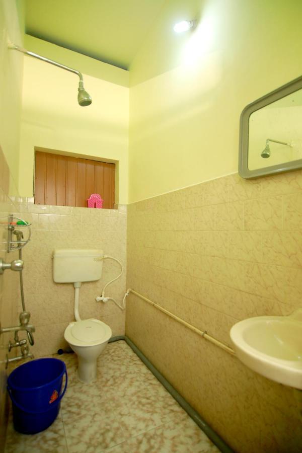 Munroe Lagoons Kollam Εξωτερικό φωτογραφία